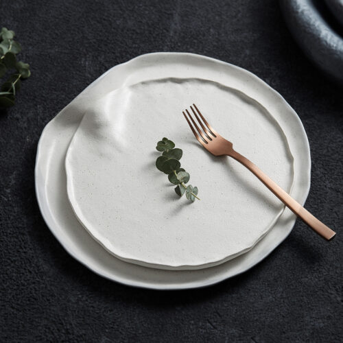 Тарелка мелкая с изгибом 23 см Lek