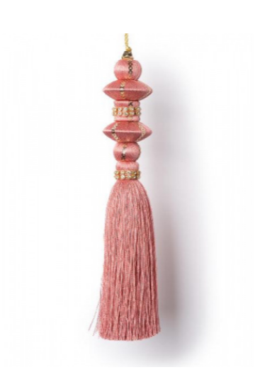 Розовая подвеска с кисточкой 20 см