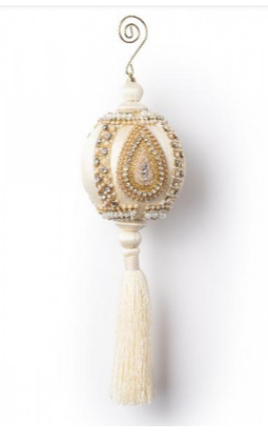 Бежевый шар с золотым узором и кисточкой 27 см