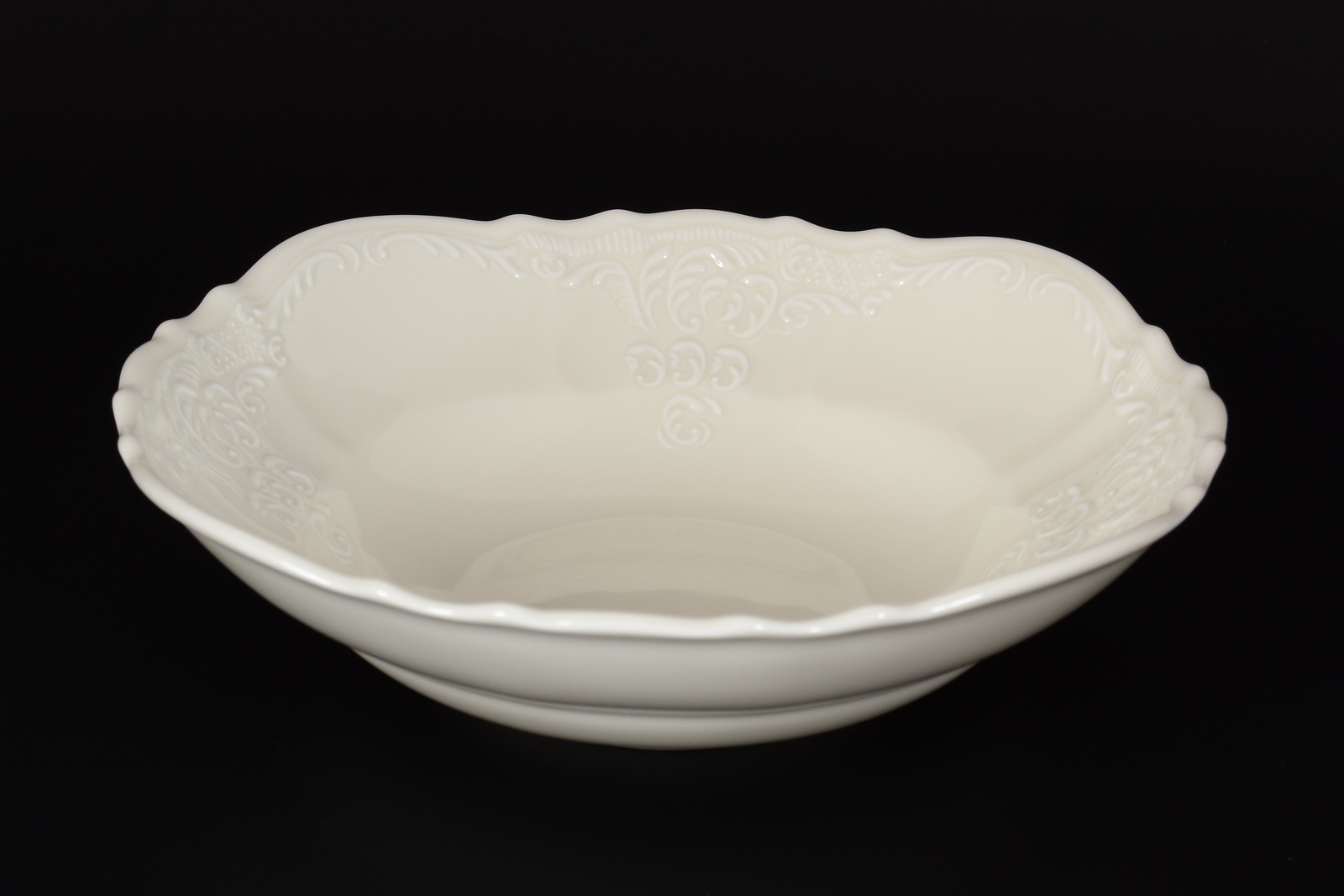 Салатник 23 см Бернадотт без декора, белое, фарфор